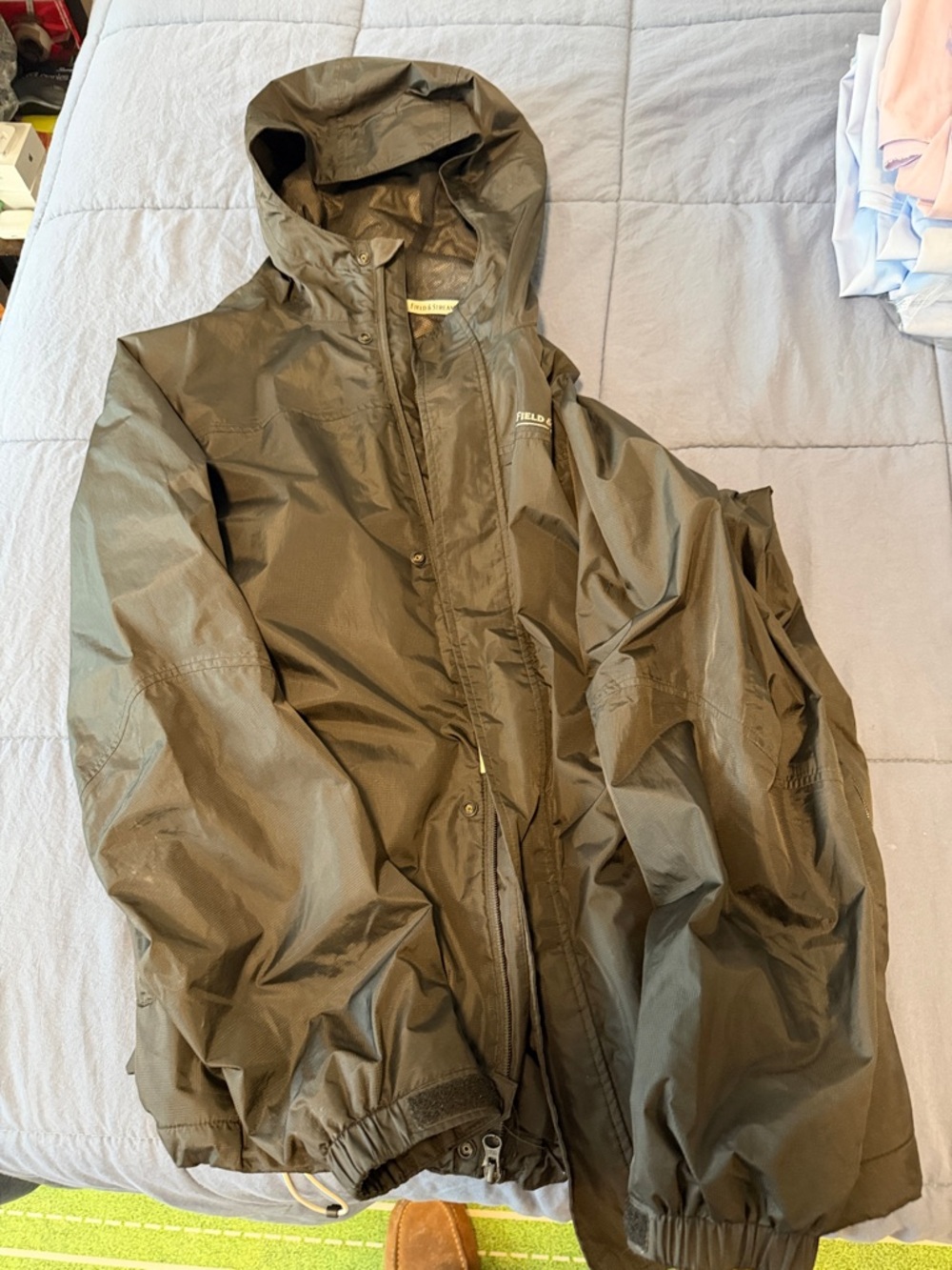Field & Stream Olive Green Hooded Raincoat